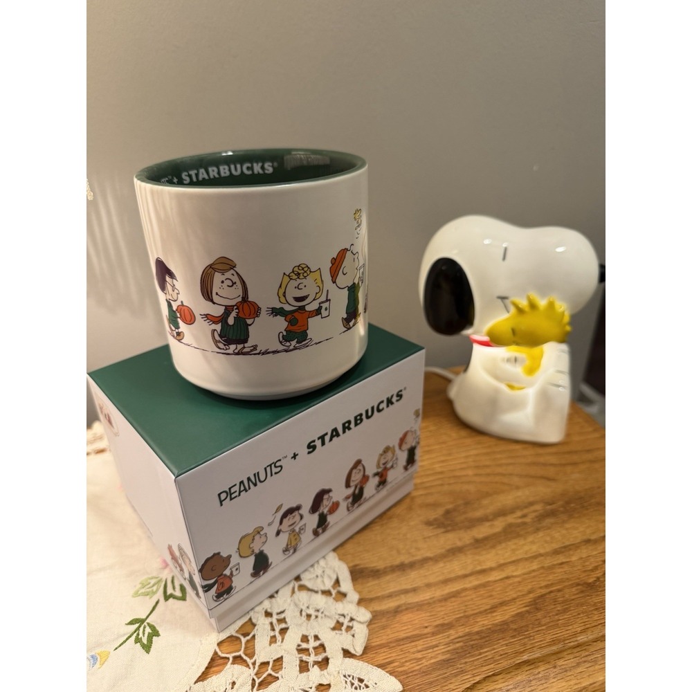 Starbucks x Peanuts Snoopy Fall Mug 2026 14 oz, Green Ceramic Cup Gift Box NEW